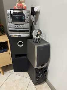 PIONEER Stereo (25 1 Disc Cd Player) with Cassette player