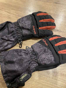 ski gloves melbourne