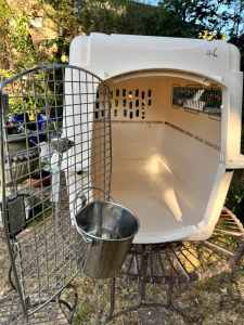 Medium to large dog carrier cage