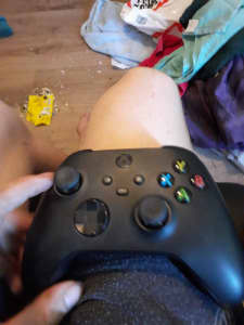 Used xbox controller it can be used for spare parts 
