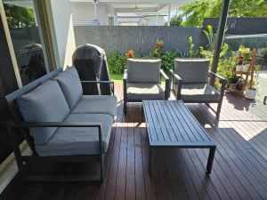 Must Sell this Weekend! Outdoor Lounge Setting