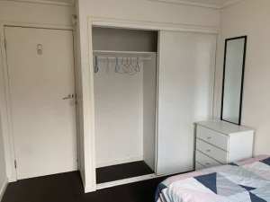 Fully Furnished PRIVATE room (One Weeks Bond) - St Kilda Beach