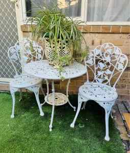 French provincial ornate outdoor setting
