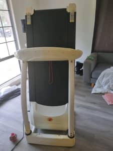 Old style treadmill that is practically brand new