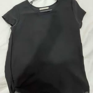 Black T-shirt - size 6