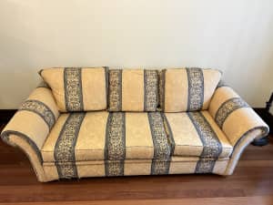 Lounge 3 seater with 2 arm chairs
