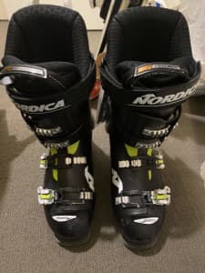 Ski Boots Nordica Sport Machine 100 size 26.5