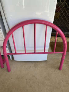 Girls pink bed, in good condition