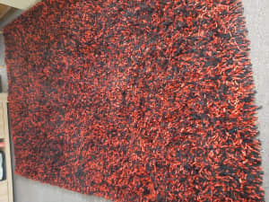 Red/Black Carpet Rug Size:155 x 225 Now for Free! Pick up Only!
