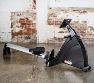 GO30 ROWER- 16 LEVELS OF RESISTANCE/LCD SCREEN/PROGRAMS
