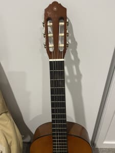 Beginner acoustic guitar (needs string replaced)