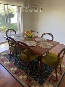 Expandable antique table 6 chairs