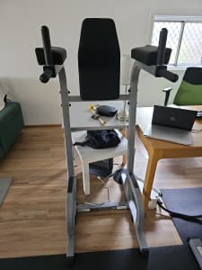 Body-Solid Captains Chair knee raise and dip NEW