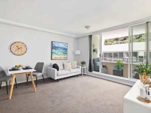 Rent: 1 bed lifestyle living with pool, gym & meters from Manly Beach