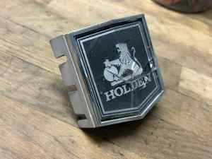 Holden HJ Kingswood original grille badge