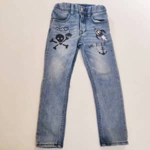 H&M kids skull jeans size 3yo Slim fit Adjustable waist. As new
