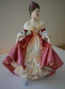 Iconic Southern Belle figurine 1957 ROYAL DOULTON-Red and white