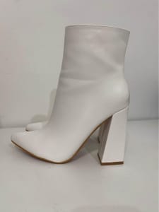 White ankle Boots size 7