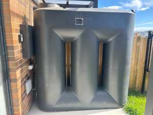 Water tank 2000 litres