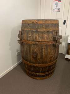 Pirate Barrel for show feature or practical use