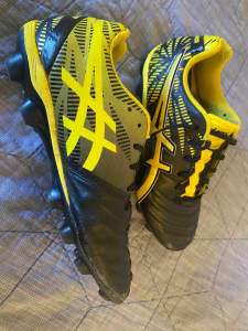 Soccer boots Adidas Lethal Tigreor US 4