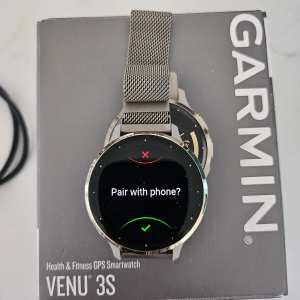 Near new Garmin Venu 3s mint condition