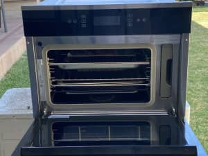 Compact Combo steam/grill/convection oven