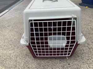 Pet transport cage in good condition