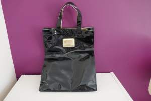 Harrods shopper bag. Beautifully fabric lined with inner pocket.