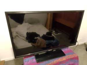 Soniq 32inch flat screen tv