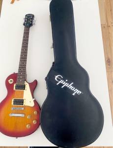Quality hard case for Les Paul style electric guitar