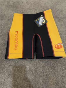 Moomba boys or girls size 16 wetsuit shorts BNWT