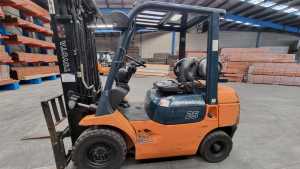 Toyota Forklift 7 Series 2.5T Container Mast