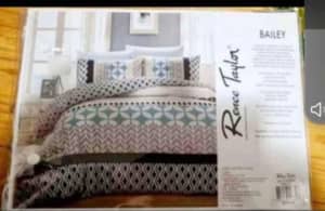 Quilt Cover Set- Renee Taylor - (Queen) 3 pce (250 TC)