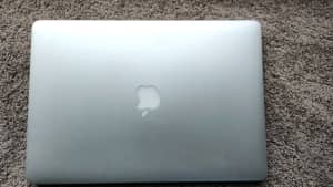 MacBook pro 2014 16G 15 inch Good condition