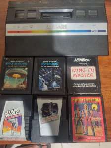 Atari 2600 game console and 35 games