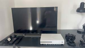 TV with Xbox 360 controler
