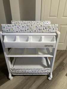 4Baby changing table with bath