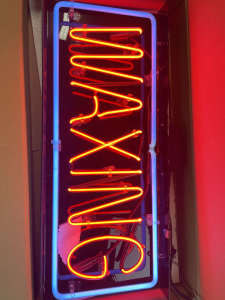 LED waxing sign