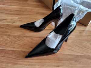 Womens black patent Wittner shoes, size 37, never worn