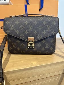 LOUIS VUITTON FELICIE POCHETTE BAG, Bags, Gumtree Australia Central West  Area - Blackall