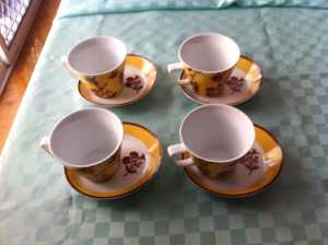 VINTAGE esQue AMBER FLORAL DESIGN TEA / COFFEE SET