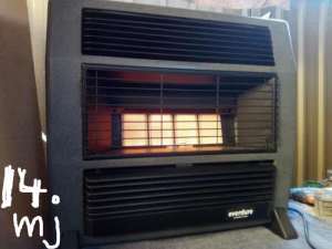 A EVERDURE LANCER GAS HEATER FAN USE 2/4 PANEL WORKING GREAT