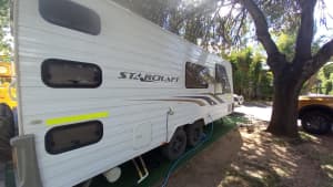 Jayco Starcraft triple bunk caravan