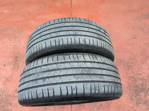 215/55R17 Kumho Used 2 tyres $70