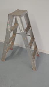 1.1m folding step ladder 