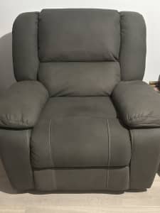 Electric recliner lounge suite