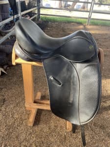 Ideal dressage saddle