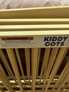 Kiddy cot playpen 8 sections - excellent condition