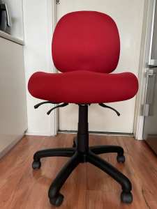 Gregorys Inca medium back office chair new $100